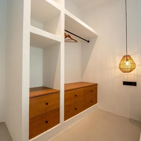 Gizz מלון דירות 4*